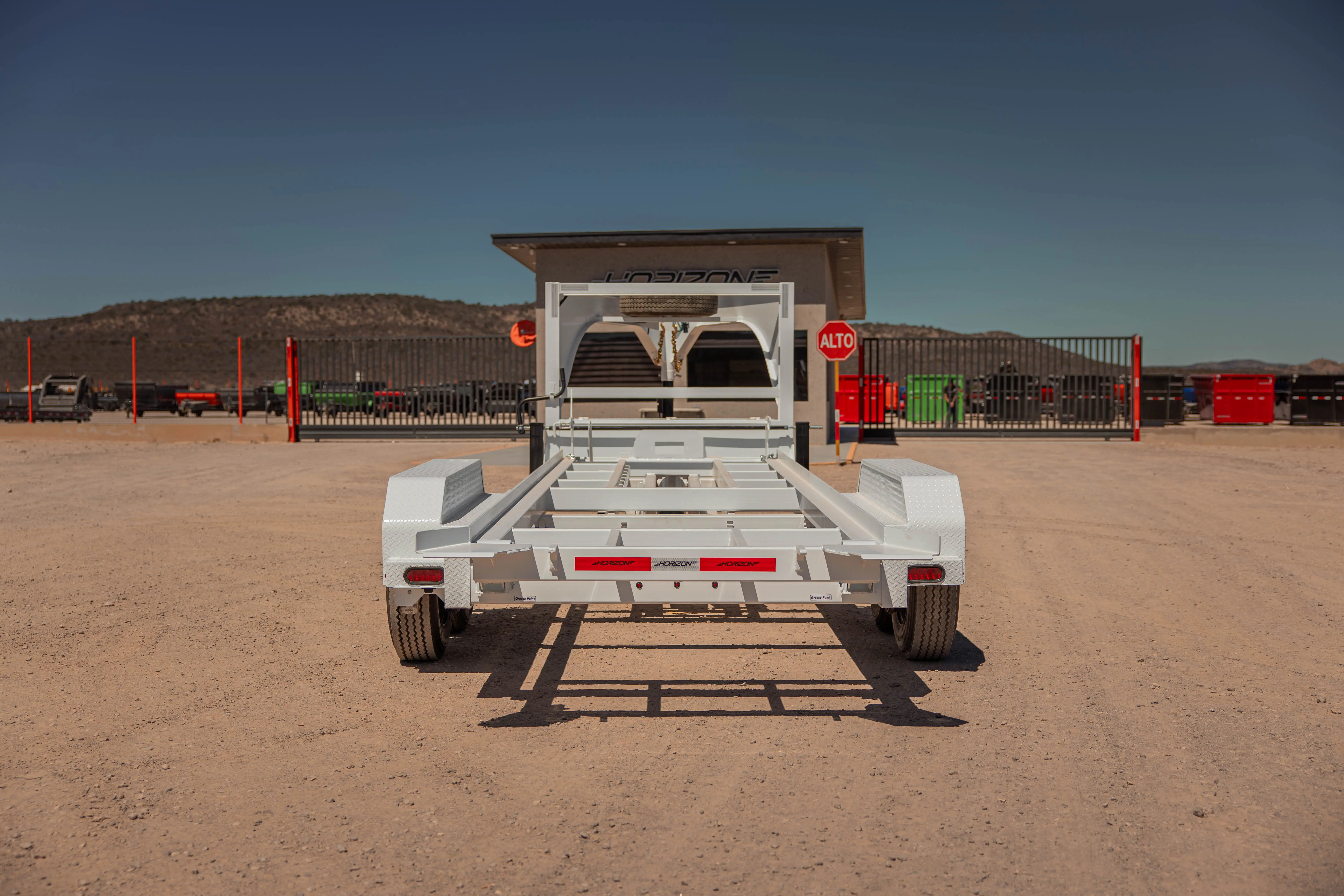 horizon trailers img